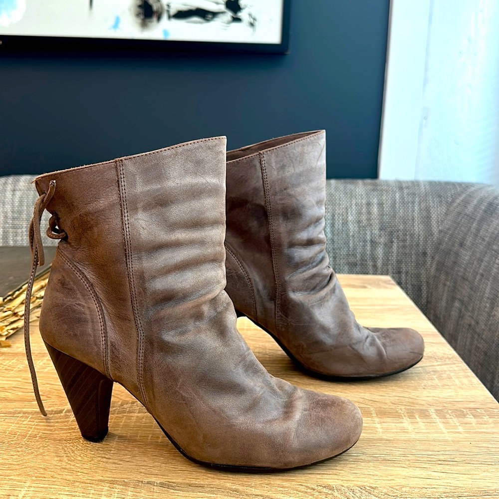 Steve Madden Corvett heeled booties